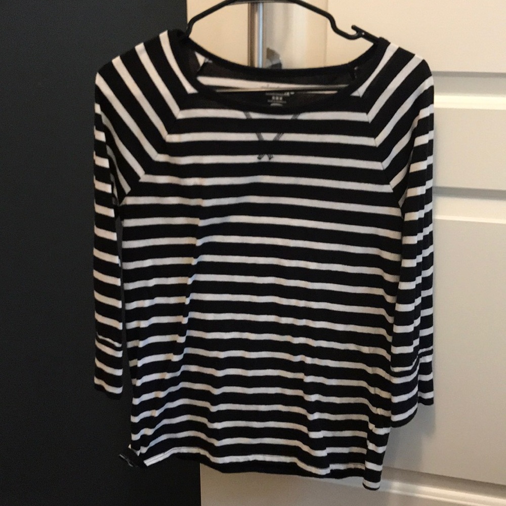 Old navy 3/4 sleeve black and white top
